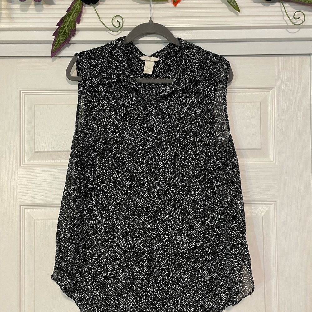 H&M Black Sleeveless polka dots top. 14.